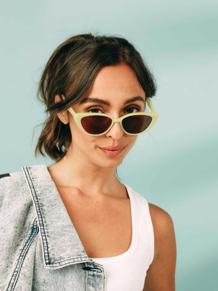 Other Angels Whisper | Cassie Cat-Eye Sunglasses Lime