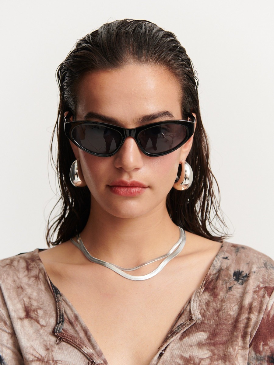 Other Angels Whisper | Catie Angular Sunglasses-Black